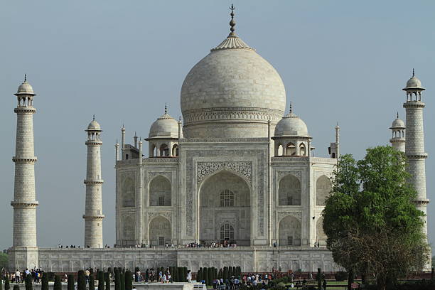 das taj mahal en indien - sehenwürdigkeit fotografías e imágenes de stock