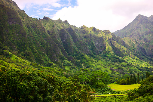 Scenic mountain range running through centre of Oahu Island