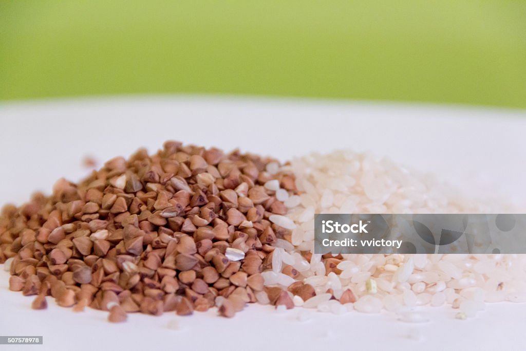 Com grãos - Foto de stock de Arroz - Alimento básico royalty-free