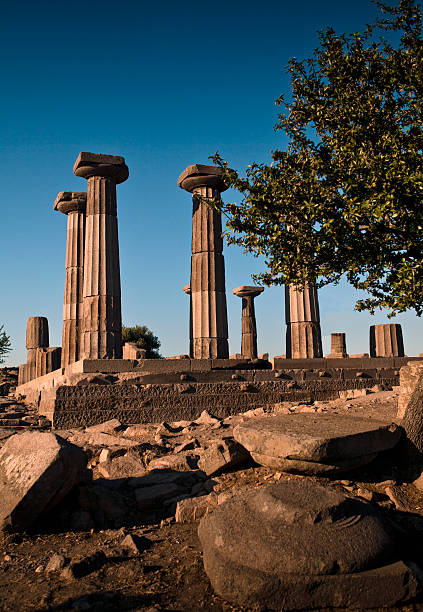 tempio di atena - ayvacık foto e immagini stock