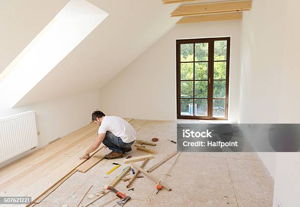 Holzfußboden Stockfoto und mehr Bilder von Installieren - Installieren, Boden, Wohnhaus