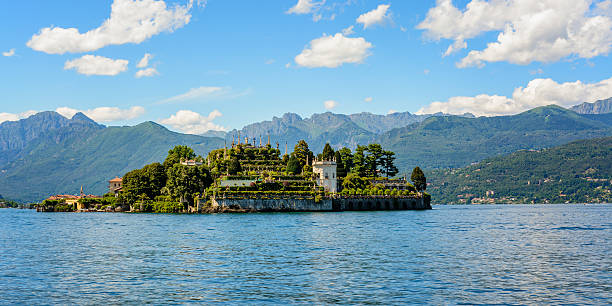 istock Islad Bella Maggiore Lake 507624029