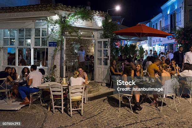 Foto de Alacati Street Em Noite e mais fotos de stock de Alacati - Alacati, Noite, Izmir