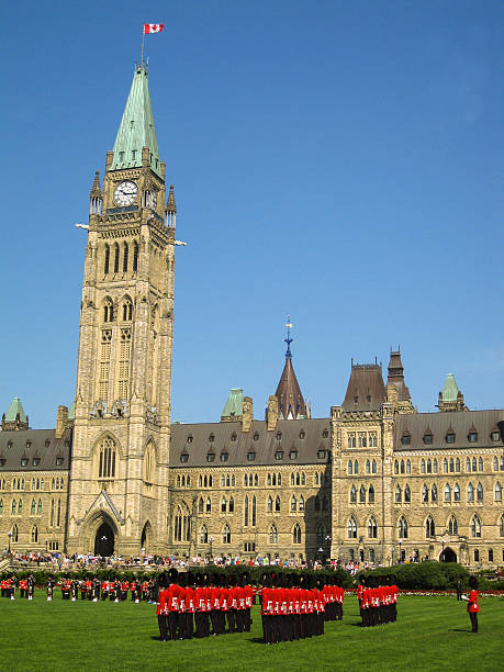 troca da guarda; ottawa, canadá - changing the guard - fotografias e filmes do acervo