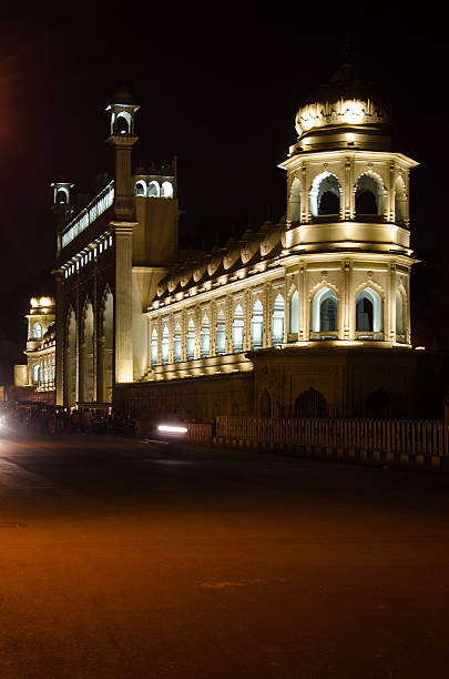 entrada de bara imambara - lucknow fotografías e imágenes de stock