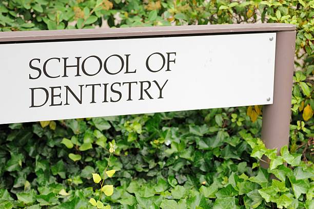 istock School of dentistry 507747315
