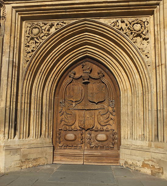 istock Bath Abbey Western Doorway 507773747