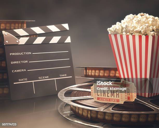 Festival De Cine Foto de stock y más banco de imágenes de Claqueta de cine - Claqueta de cine, Palomitas, Billete de admisión