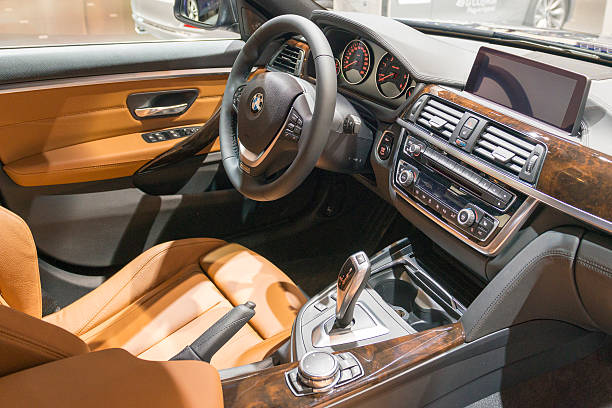 bmw série 4 gran coupé luxo painel de - car dealership audio imagens e fotografias de stock