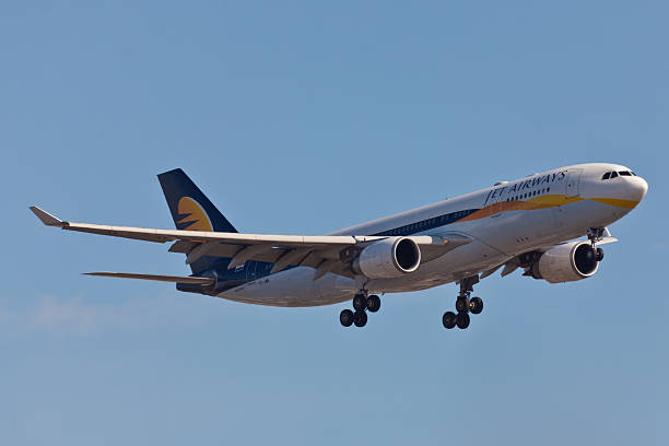 boeing 767 jet airways podejścia jfk - boeing 747 airplane taking off commercial airplane zdjęcia i obrazy z banku zdjęć