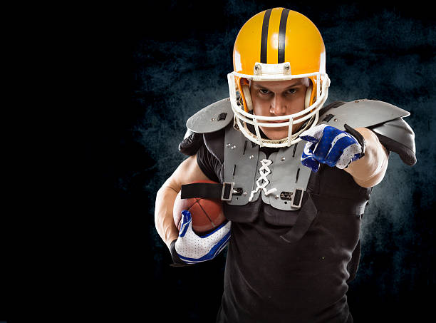 istock American football player posing 507822163