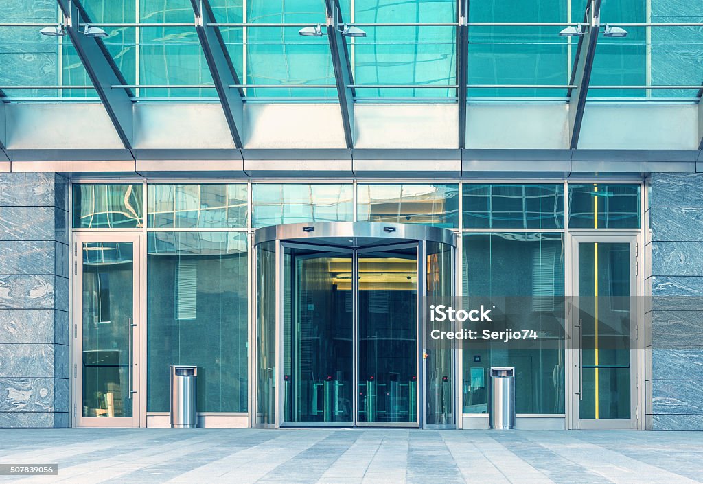 Eingang zum modernen Gebäude. - Lizenzfrei Eingang Stock-Foto
