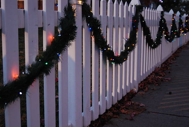 istock LIghts on Fence Garland 507839918