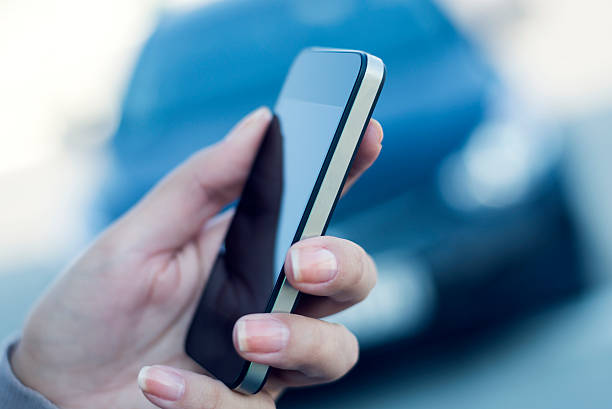 istock Call the car insurance 507843126