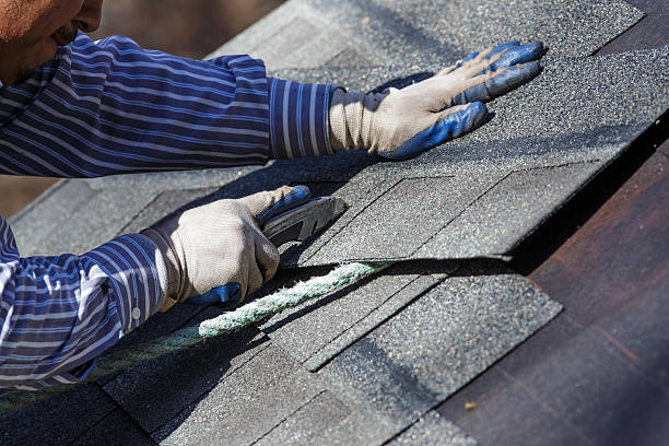 istock Cutting Shingle to Fit 507847658