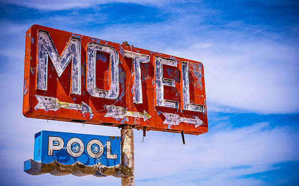 istock Old Vintage Motel Sign 507850186