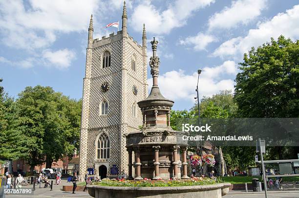 Reading Minster And Queen Victoria Monument Stock Photo - Download Image Now - 1 O'Clock, Anglican, Berkshire - England
