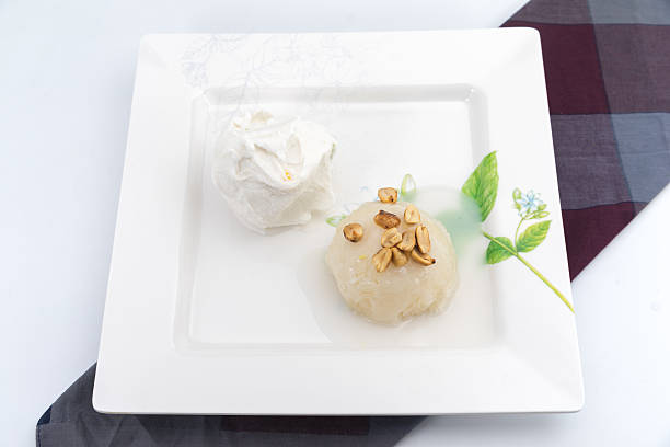 riso, latte di cocco in cima, bean con gelato - healthy eating eating food and drink beer nuts foto e immagini stock