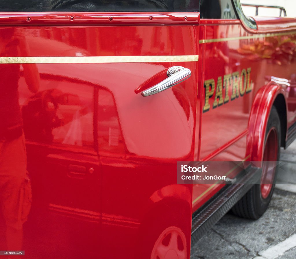 Antigo Vintage automático Firetruck vermelho - Foto de stock de Borracha - Material royalty-free