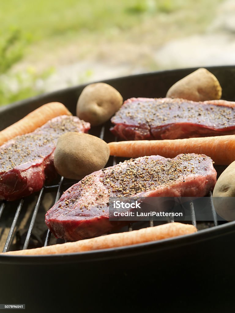 Barbecue et Steaks - Photo de Aliment libre de droits