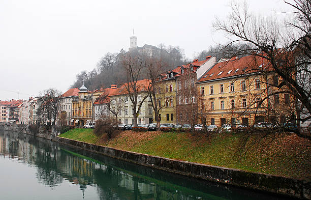 winter-ljubljana - ljubljana december winter christmas stock-fotos und bilder