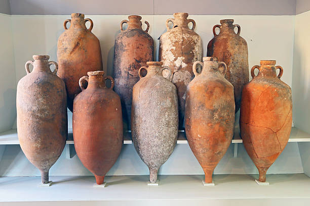 그룹 대형 항아리 회복했다 바다빛 토스카나 지역에서 - amphora ancient past greece 뉴스 사진 이미지