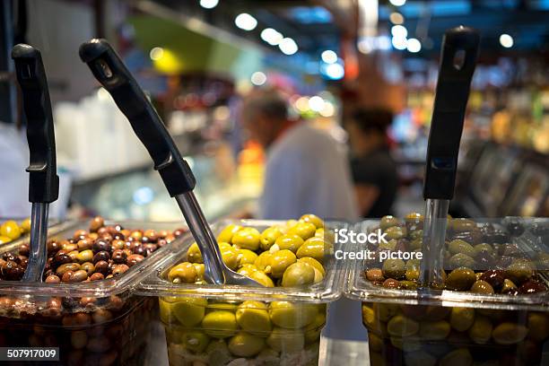 Photo libre de droit de Green Olive banque d'images et plus d'images libres de droit de Aliment - Aliment, Aliment mariné, Antioxydant