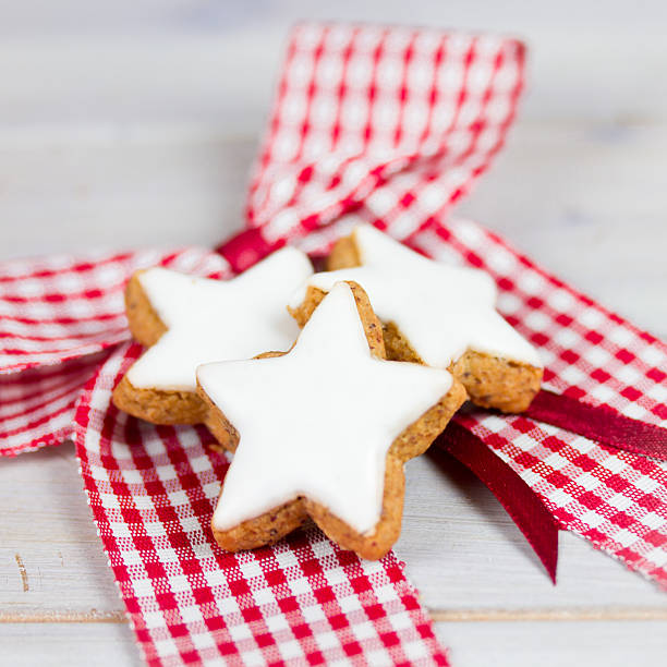 natale i cookie - zimtstern foto e immagini stock