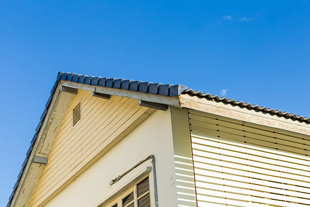 istock house and clear blue sky in summer 507958814