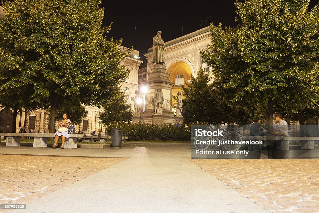 Piazza delle Scala とレオナルド・ダ・ヴィンチ - イタリアのロイヤリティフリーストックフォト