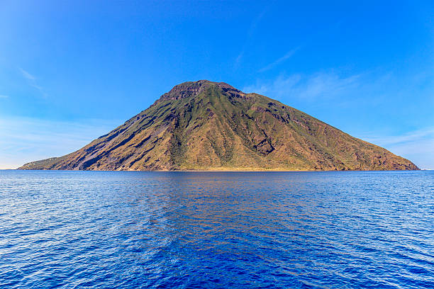 istock Stromboli Island - Aeolian Islands, Sicily 508003370