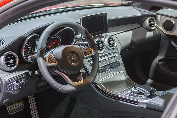 mercedes-benz clase c coupe interior - seat belt audio fotografías e imágenes de stock