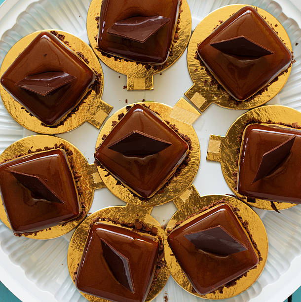 istock Modern cake covered with chocolate glyassazhem. 508008602