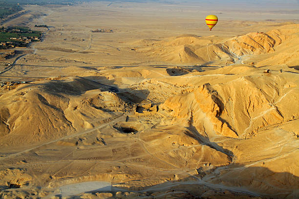 istock Balloon over Valley of Kings 508010303
