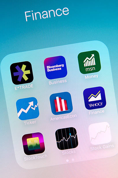 finance apps sur apple iphone 6 s et écran plat - cnbc photos et images de collection