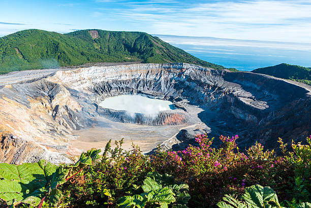 istock Vulcano Poas in Costa Rica 508034118