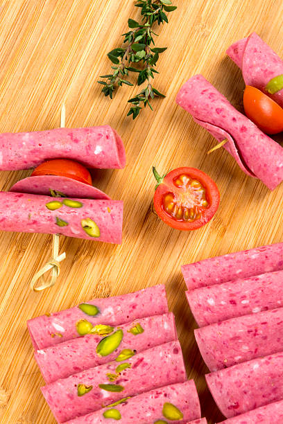 salame en rodajas - fattest fotografías e imágenes de stock