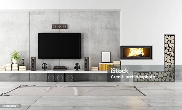 Moderne Lounge Mit Kamin Stockfoto und mehr Bilder von Heimkino-Anlage - Heimkino-Anlage, Fernseher, Lautsprecherbox
