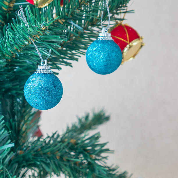 istock Beautiful blue ball christmas on tree christmas background 508059502