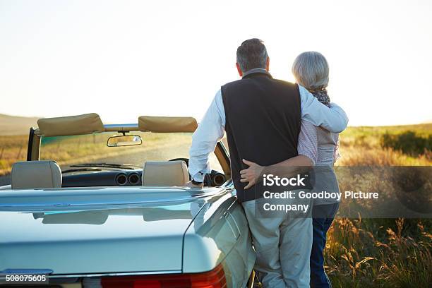 Foto de Tirando Um Tempo Para Enojoy A Vista e mais fotos de stock de Adulto - Adulto, Amor, Aposentadoria