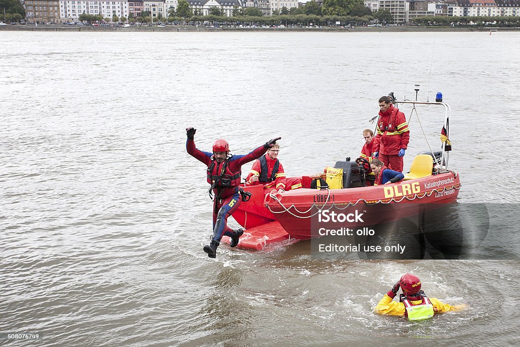 Swiftwater Taladro-Stroemungsretteruebung DLRG de rescate - Foto de stock de Inundación libre de derechos