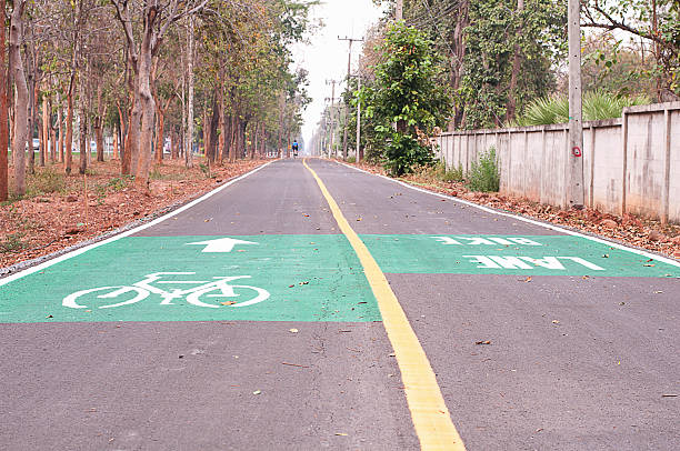 istock bike lane. 508088270