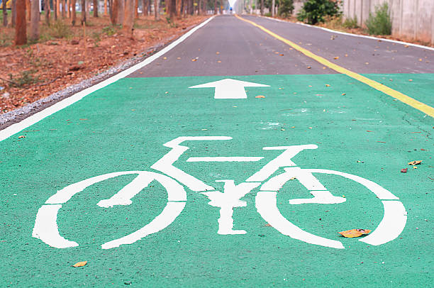 istock bike lane. 508088308
