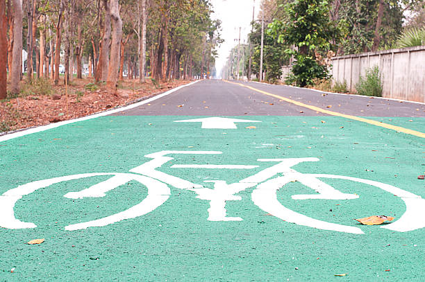 istock bike lane. 508088354