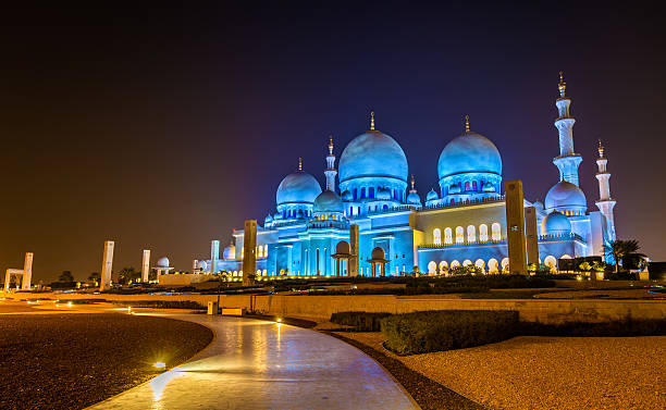 grande mosquée de cheikh zayed à abu dhabi, émirats arabes unis - sheik zayed photos et images de collection