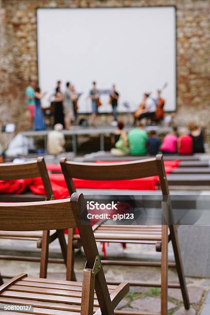 クラシック音楽リハーサル - オーケストラのストックフォトや画像を多数ご用意 - オーケストラ, 屋外, 観客