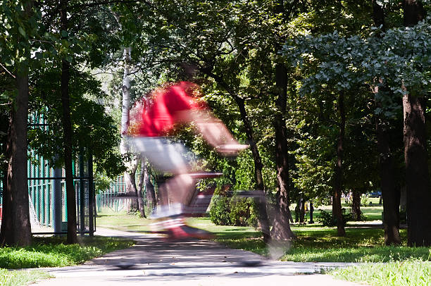 corrida de ciclismo - racing bicycle cyclist sports race panning imagens e fotografias de stock