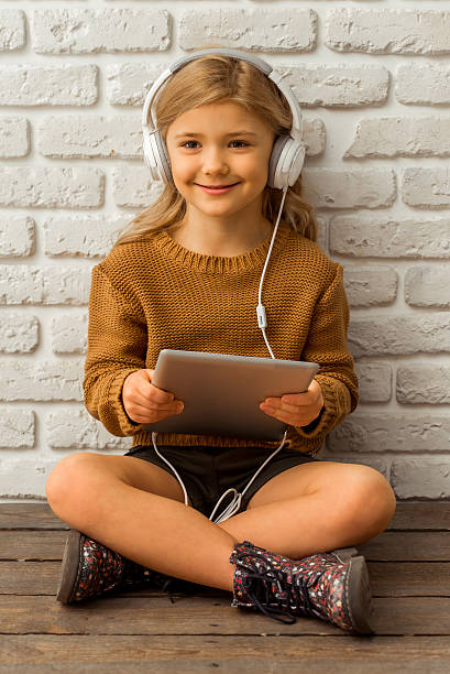 istock Pretty little girl 508141046