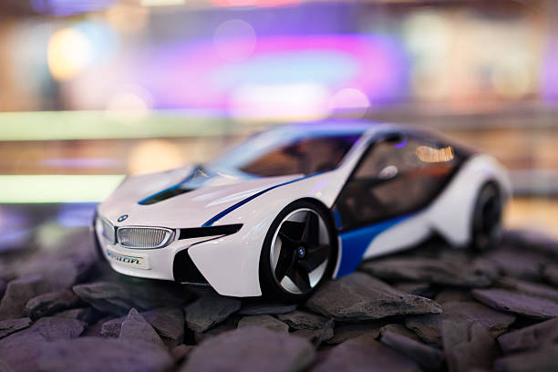 mini modelo bmw i8 - bmw i8 fotografías e imágenes de stock