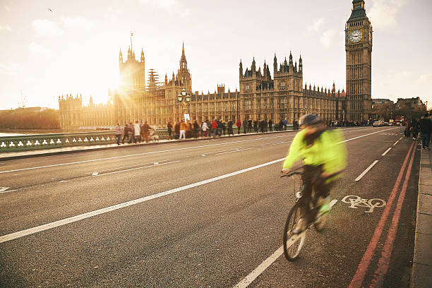 istock London bicycle - Westminster Bridge 508159958